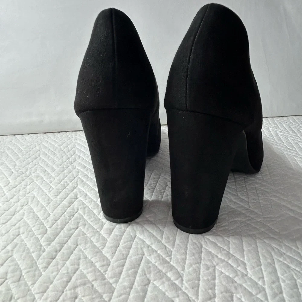 Fiona women’s size 10 black‎ suede heels